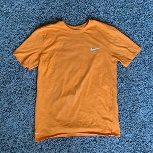Orange Nike dri-fit tee 💥